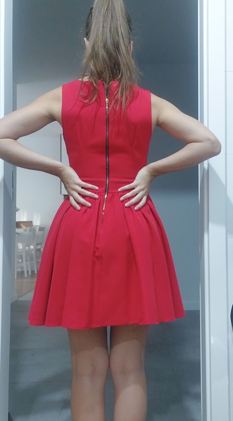 Czerwona rozkloszowana sukienka XS