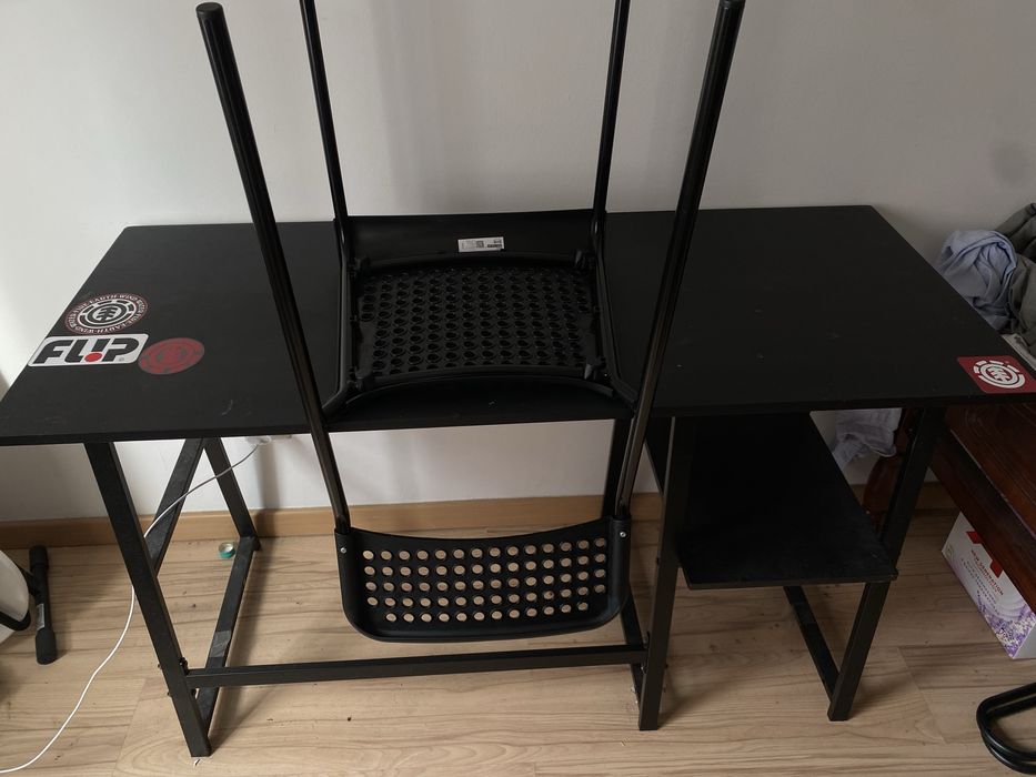 Secretaria com cadeira