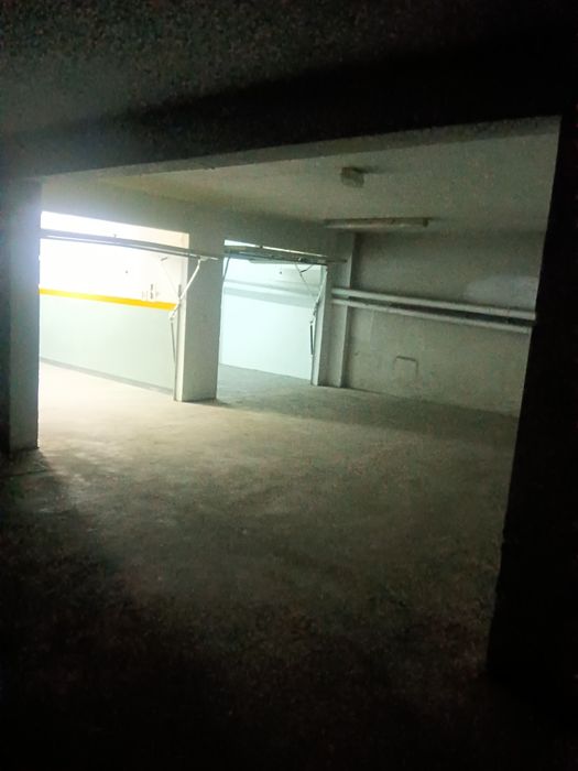 Garagem em vale do cobro