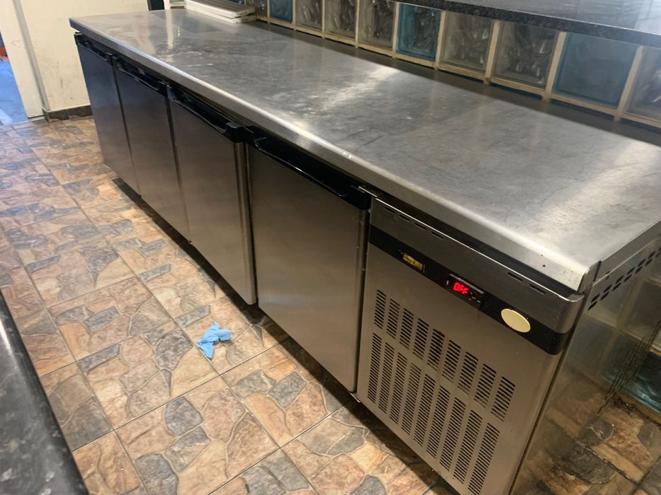 Arca Frigorifica com Bancada em Inox