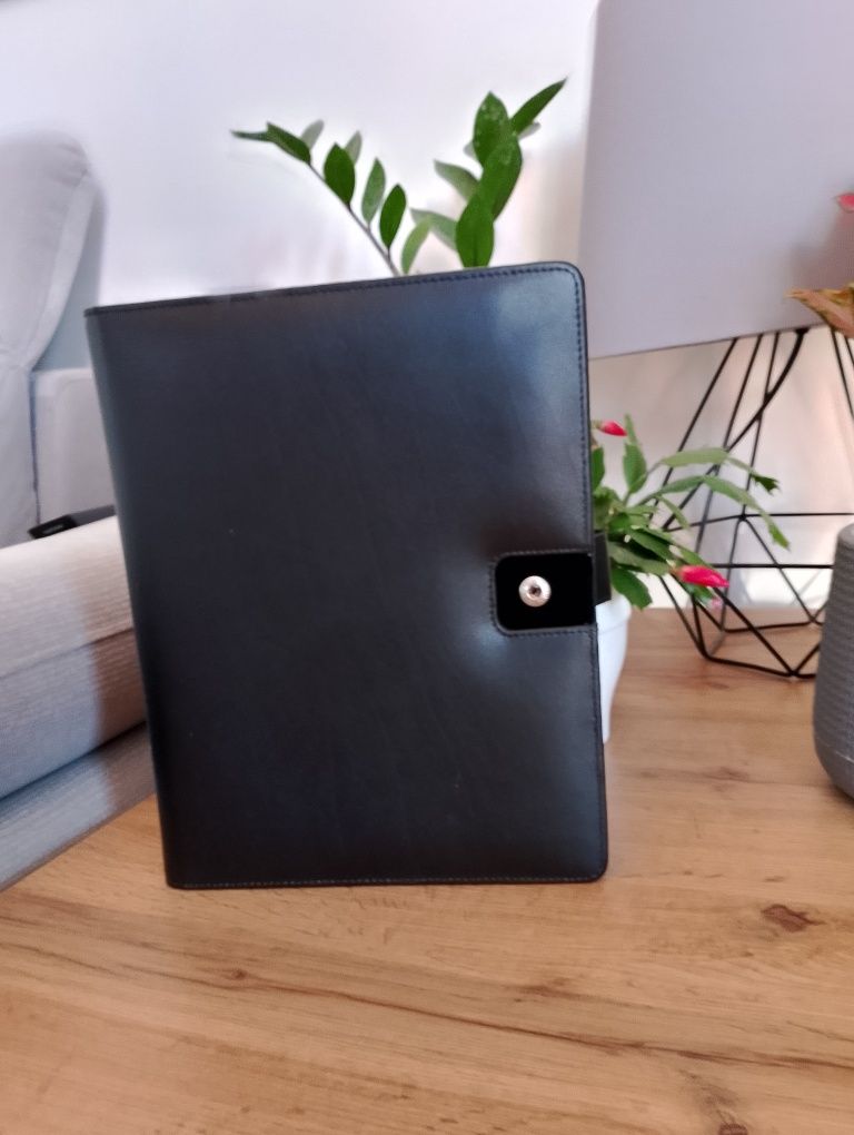 Etui do tabletu z ekoskóry