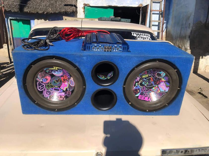 Продам саб в машыну