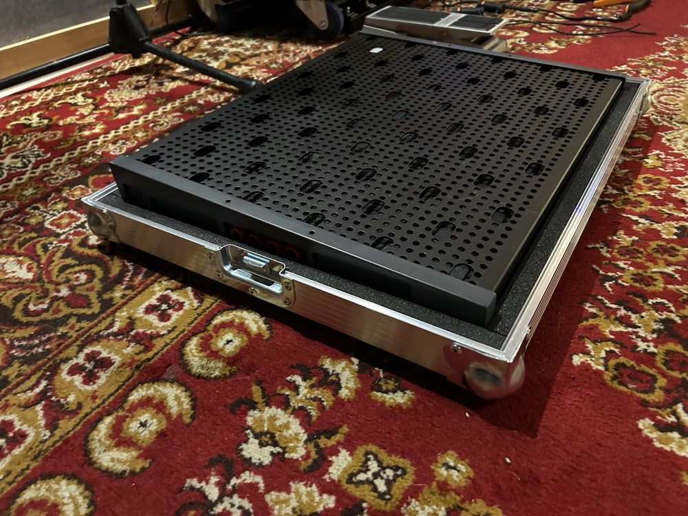 Temple audio pedalboard z casem trio 21