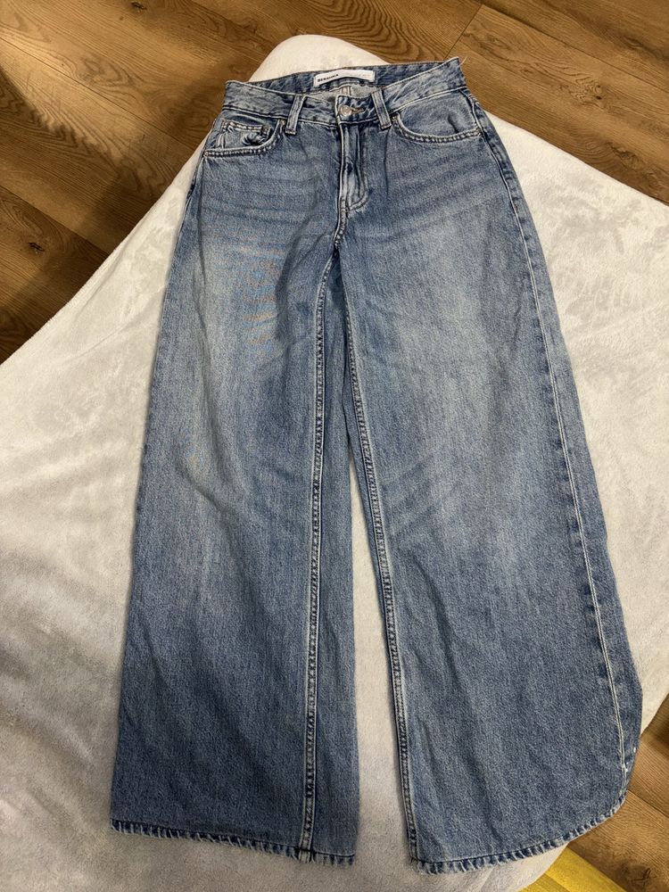 Spodnie jeansowe Bershka damskie r. 32