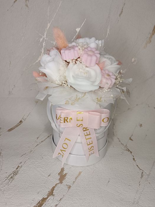 Flowersbox z kwiatami z mydła