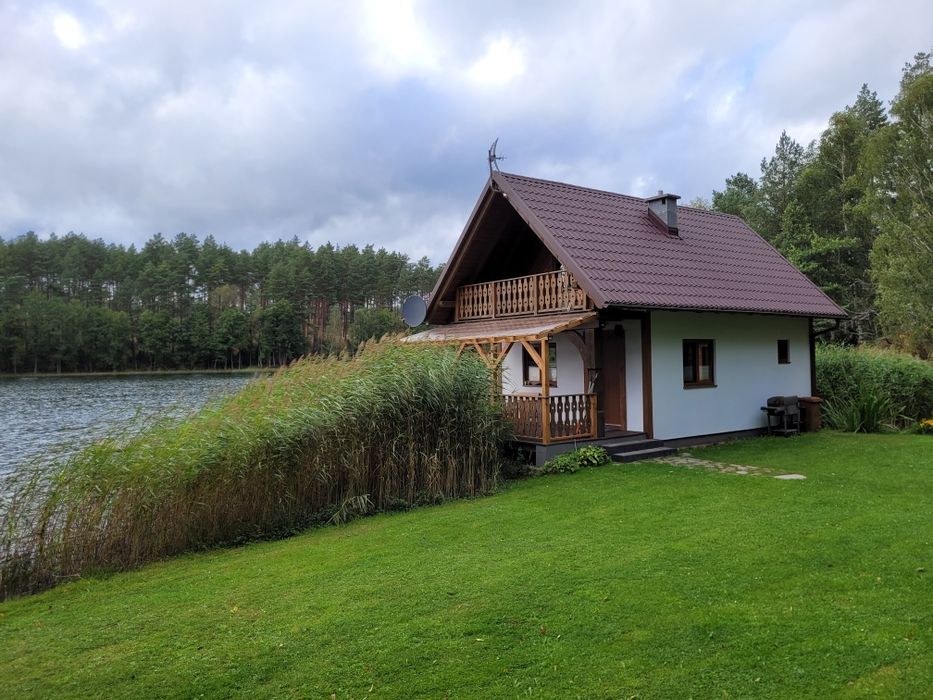 Caloroczny domek na jeziorze. Sauna na wyłączność.