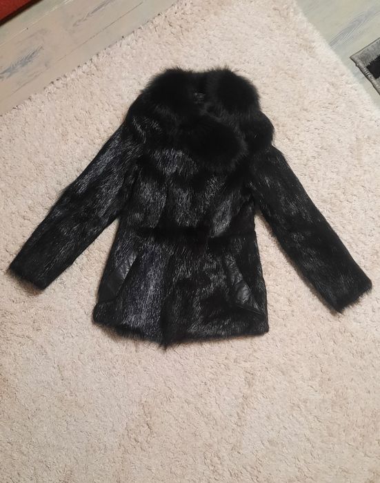 натуральна шуба чорного кольору