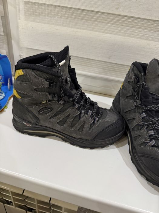 Ботинки Lowa Goretex 40 р