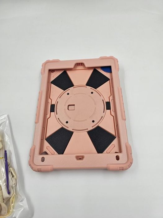 Etui Obudowa Case na Tablet iPad 6/5/Air 2/Pro 9.7" z Paskiem Pancerny