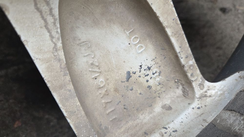 диски 17 5/114.3 Mitsubishi Outlander  в  наличии 2шт