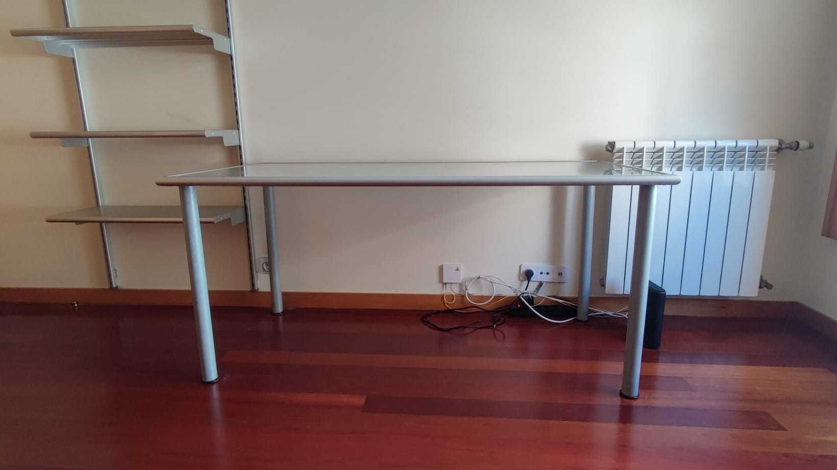 Mesa de cozinha IKEA