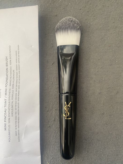 Oryginalny pędzel do makijażu YSL