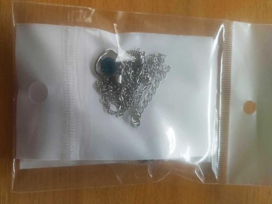 Conjunto de vários tipos de anéis e Joias elegantes