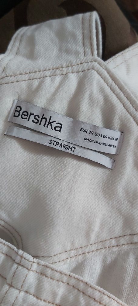 Macacão novo com etiqueta da Bershka