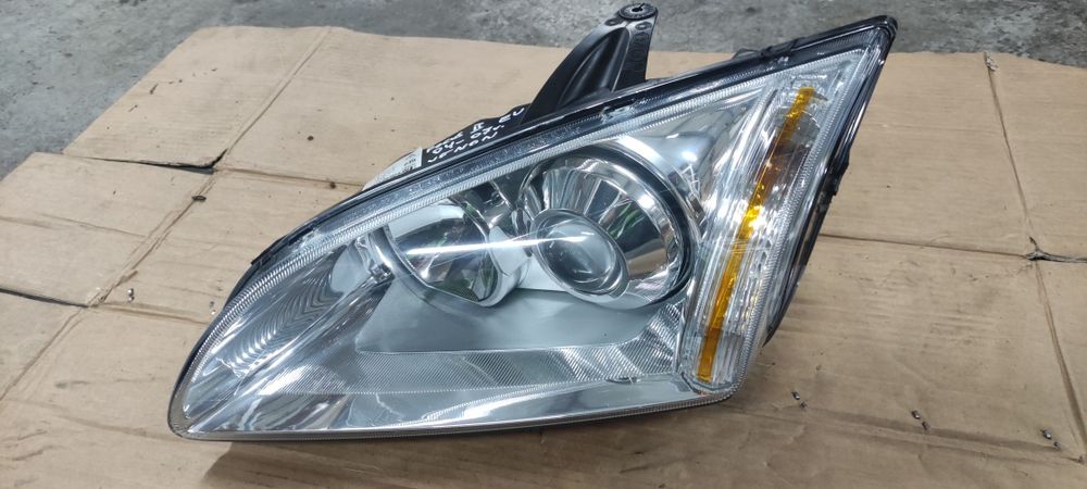 Reflektor lewy przód przedni lampa lewa przednia Xenon ksenon Focus 2