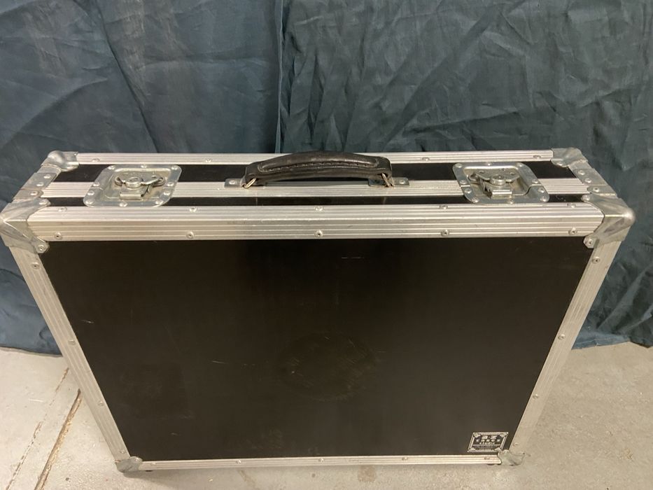 Walizka aluminiowa transportowa