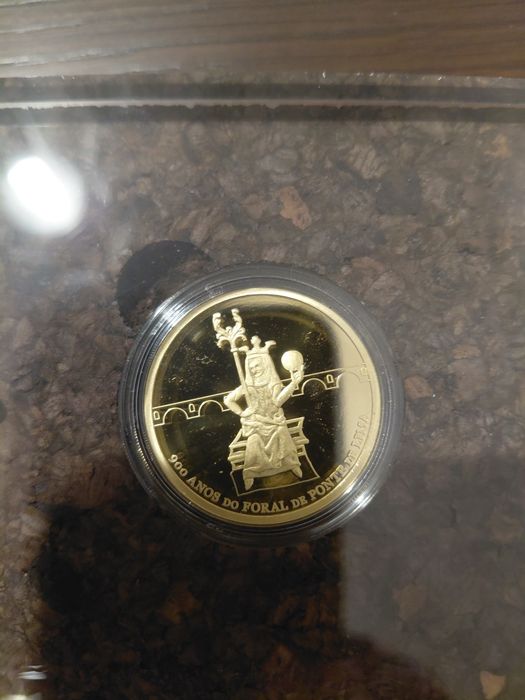 Moedas comemorativas 900 Anos do Foral de Ponte de Lima em ouro 999%..