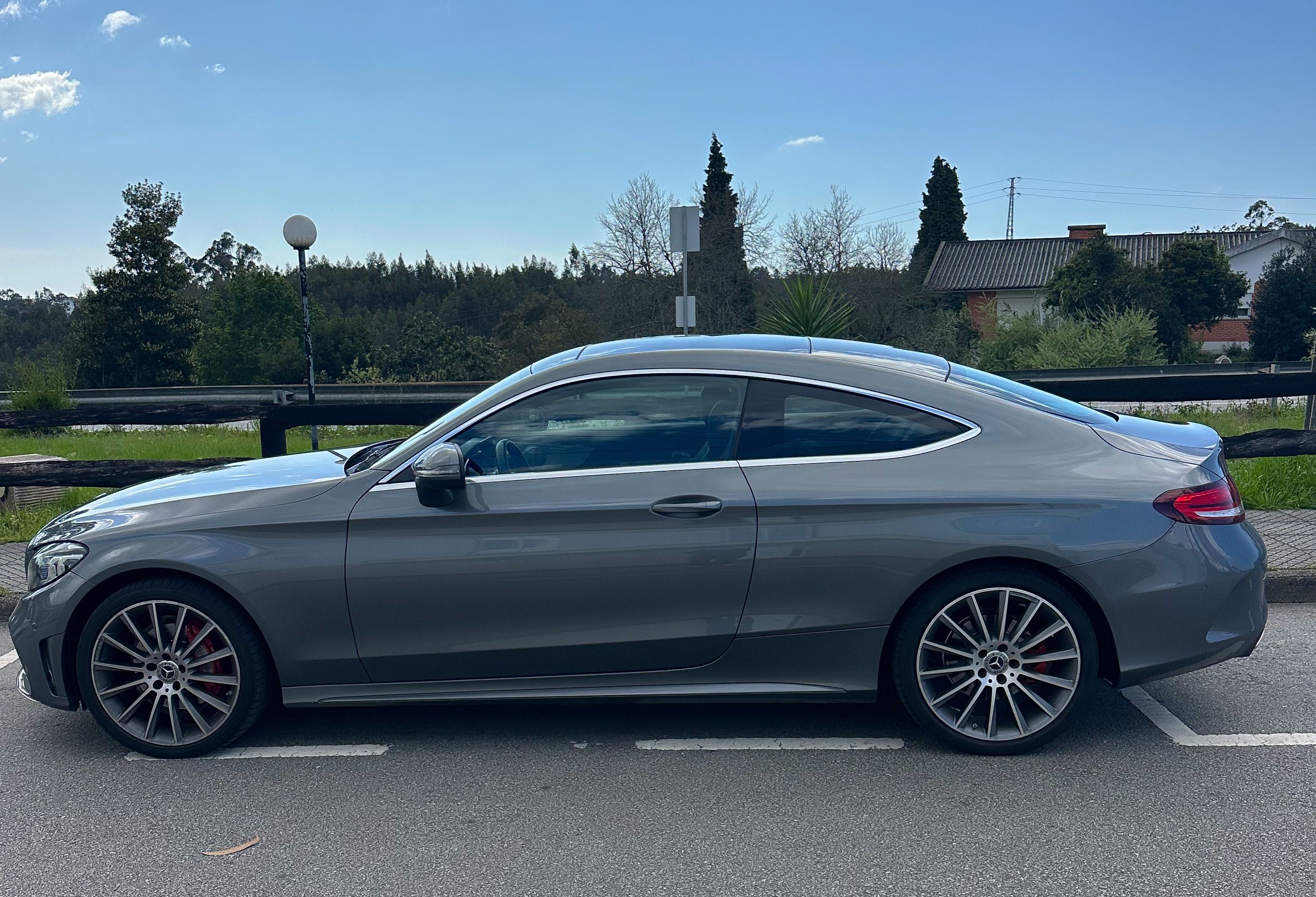 Mercedes C200 coupe amg 4 matic (full extras)