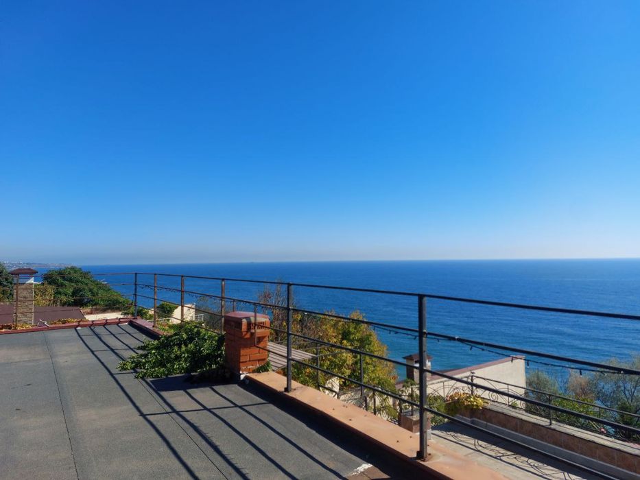 Продается готовый бизнес апарт отель с видом на море в Совиньоне