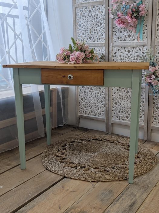 Stół kuchenny z szufladką z czasów PRL