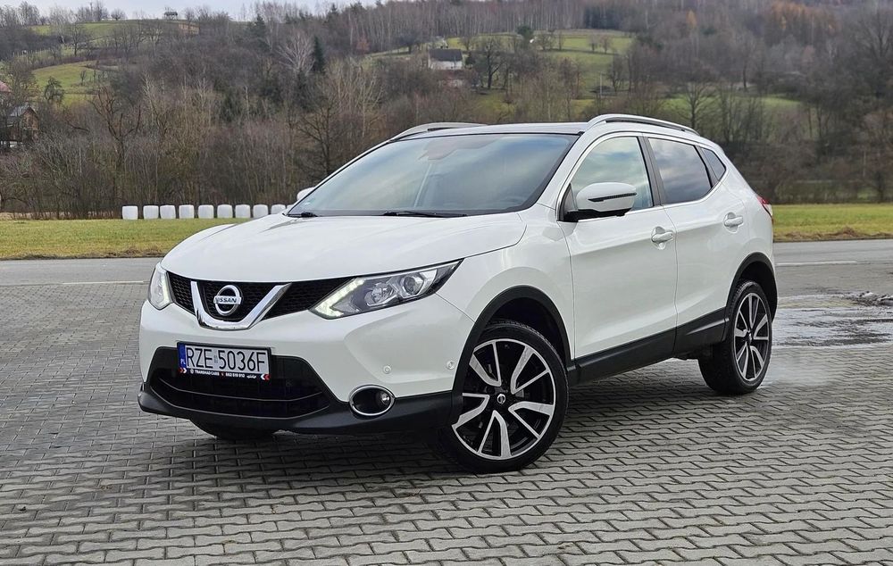 Nissan Qashqai 1.6 Benzyna 163KM / Asystent / Panorama / Kamery 360 / Serwis Zobacz!