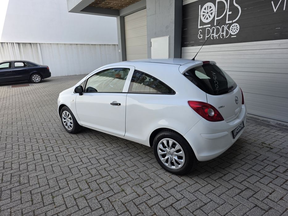 Comercial OPEL CORSA VAN 1.3CDTI 75CV- Imaculado