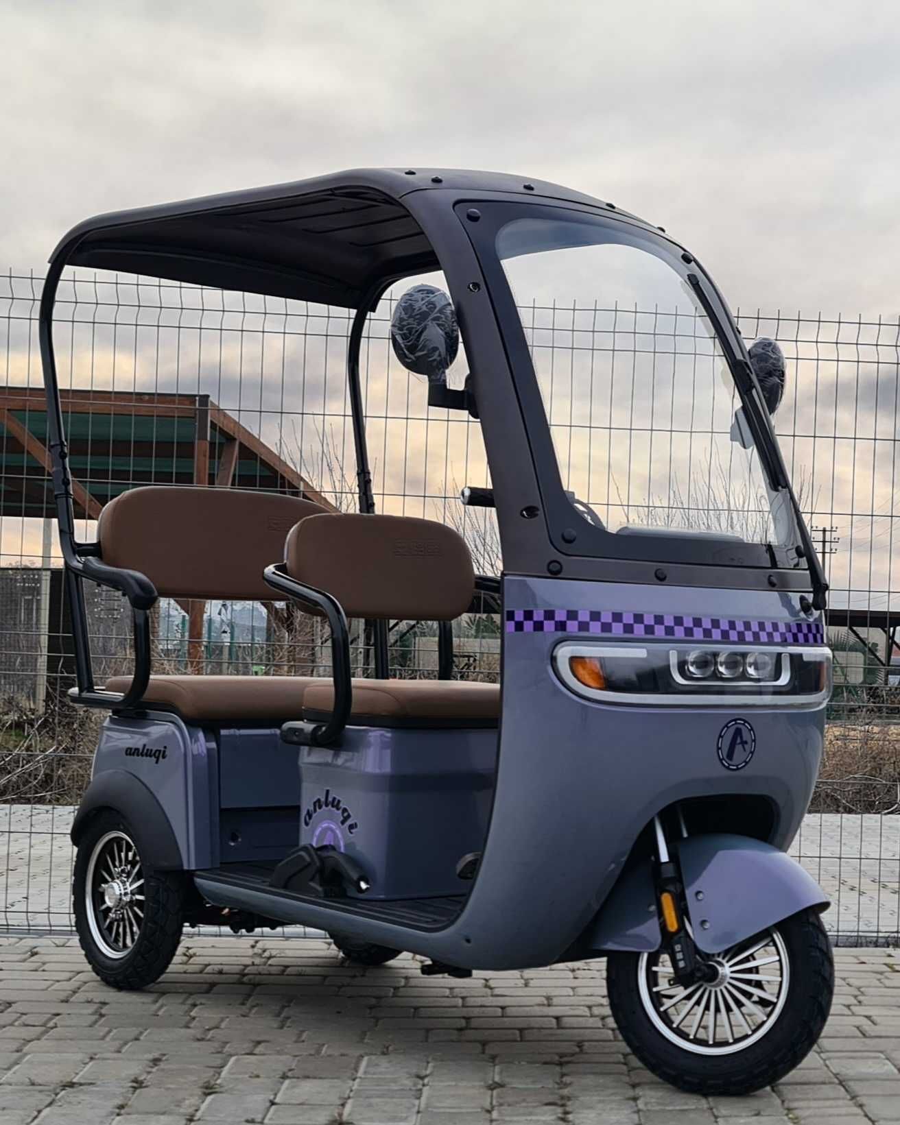 Скутер трехколесный электрический, трехместный 1000W