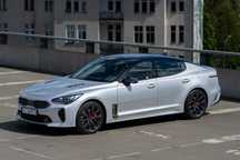 Kia Stinger 2023 / cesja leasingu lub FVAT / pakiet serwisowy / polski salon