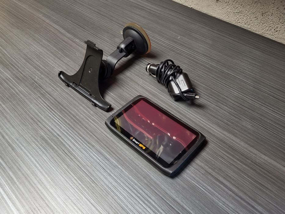 Nawigacja samochodowa SmartGPS SG720 + montaż i ładowarka