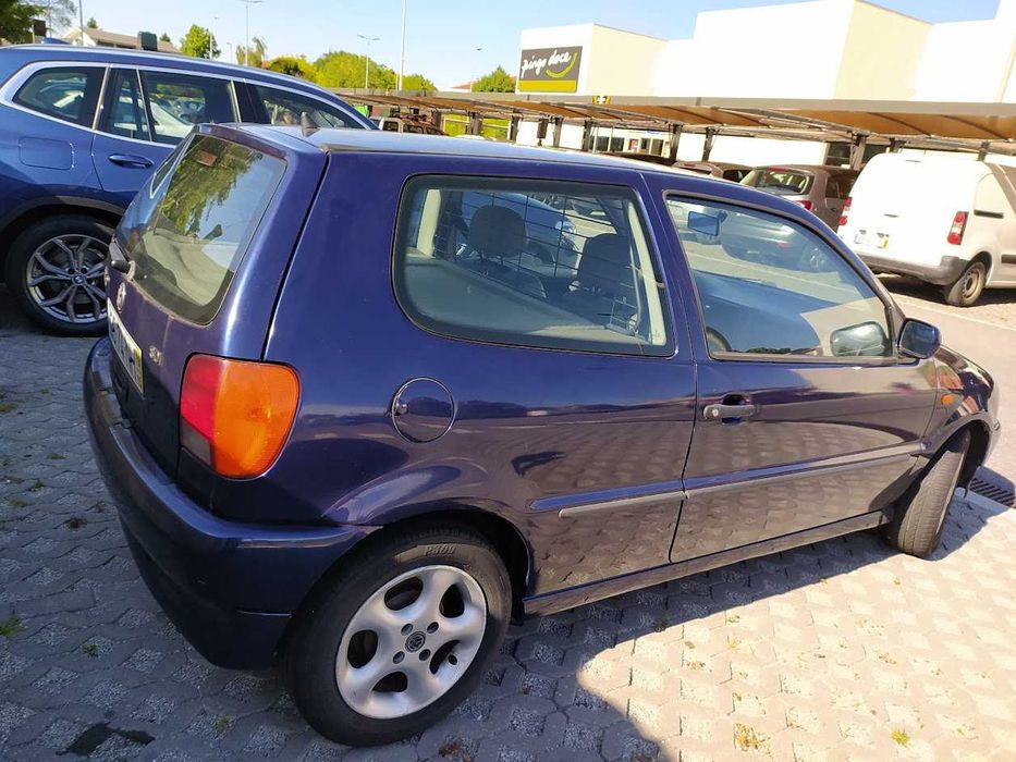 VW Polo 1.7 SDI Comercial de 1999 confiável e prático com duas portas