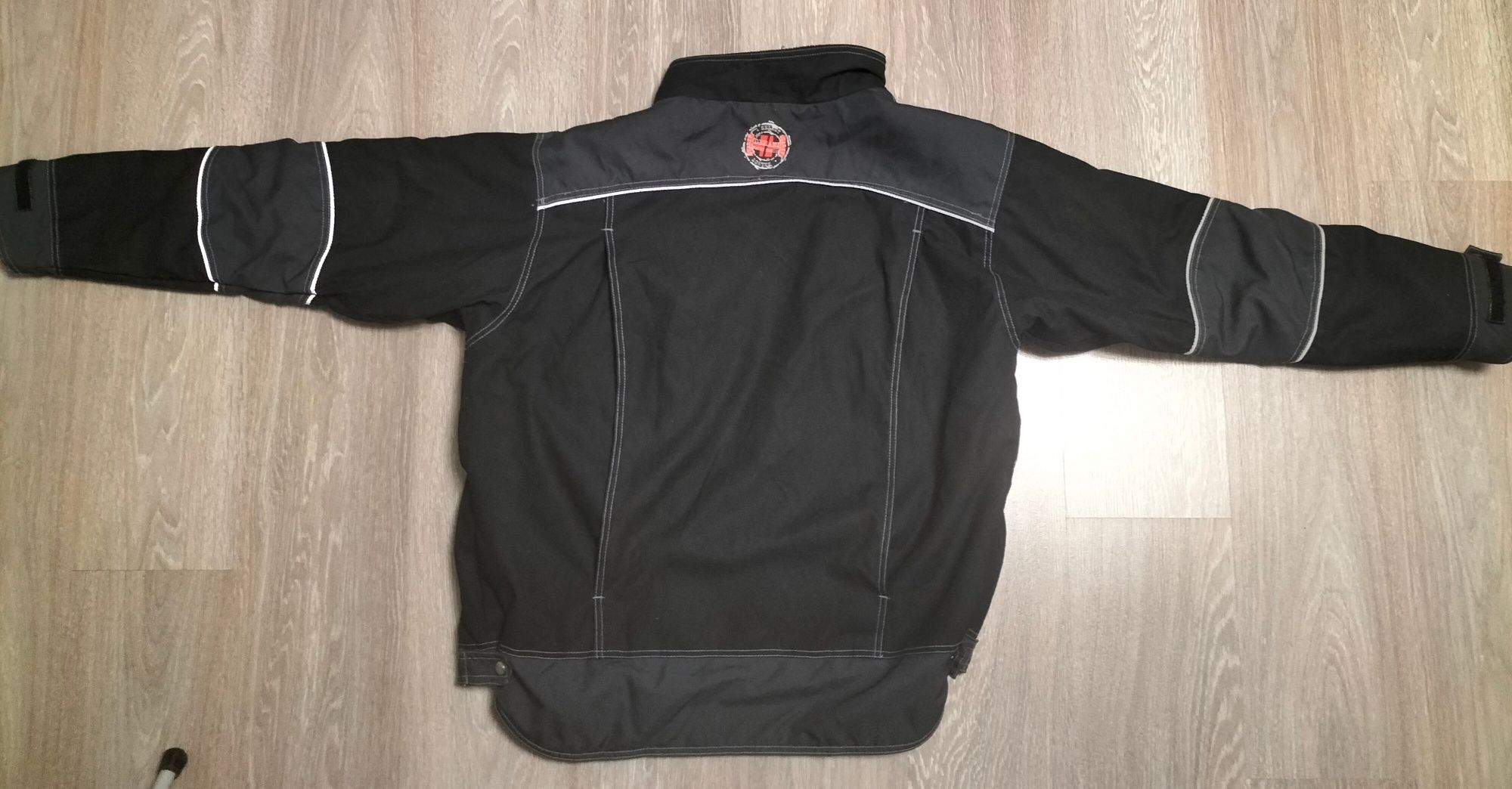 Робоча куртка HELLY HANSEN.