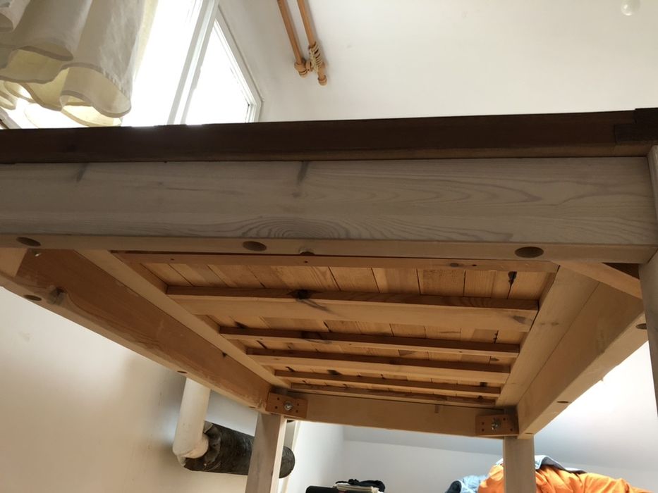 Stół drewniany 4-6 osobowy