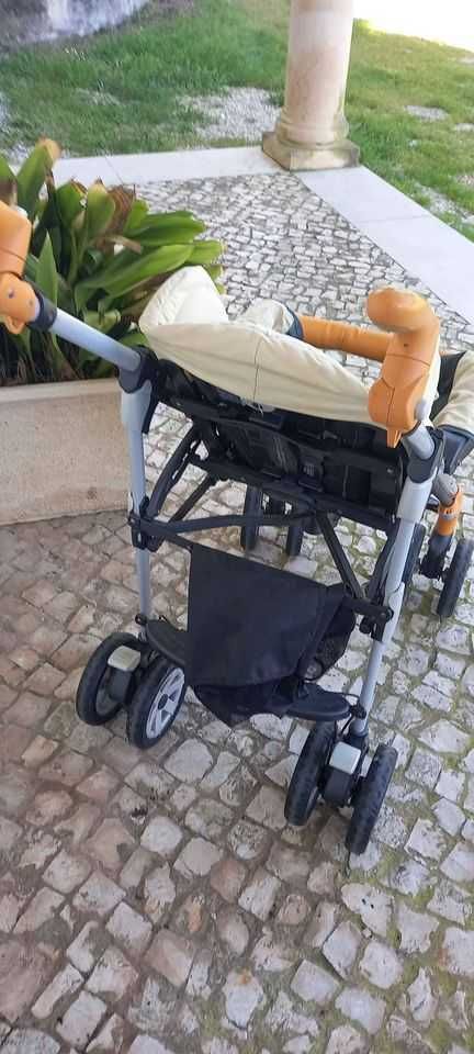 Cadeira de passeio para bébé marca Chico