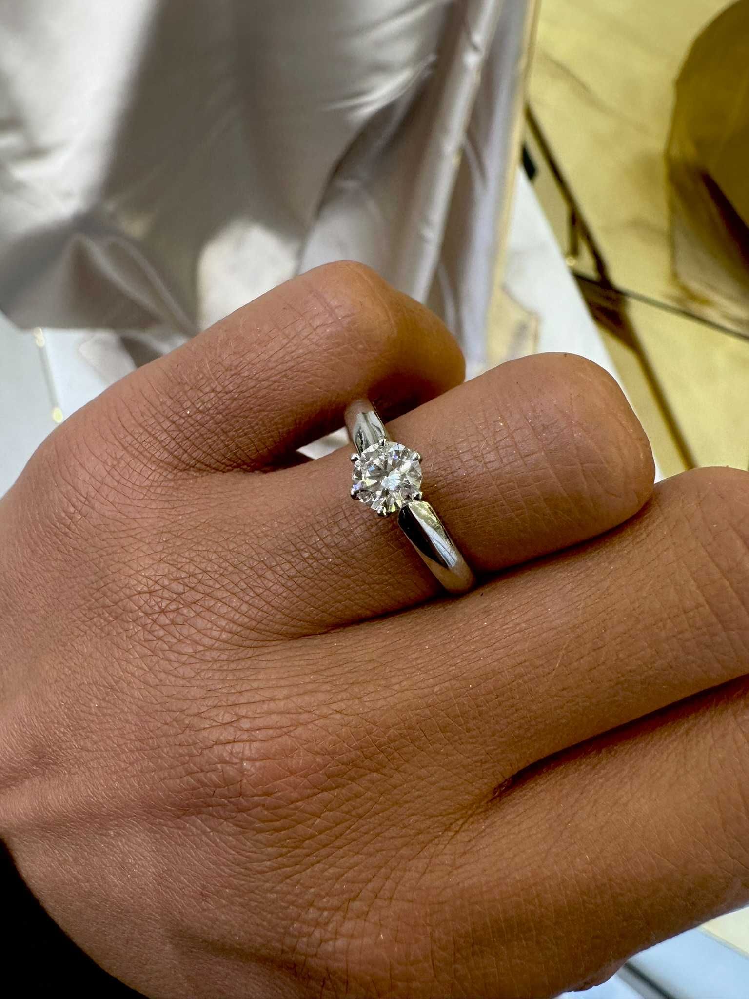 Pierścionek z diamentem 0.54 CT VS/E 750 GIA