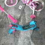 Triciclo/ Trotinete de menina