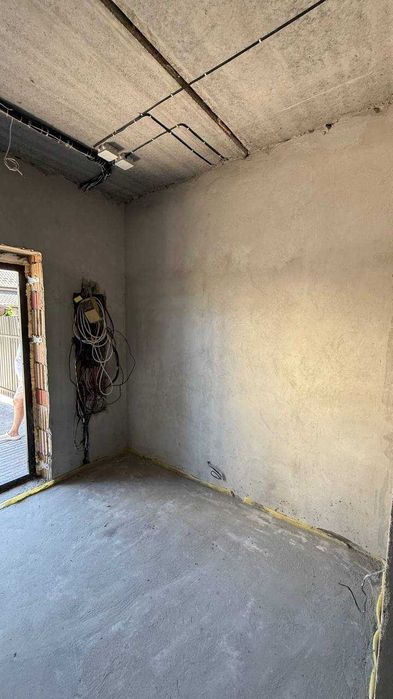 Таунхаус з ремонтом (під чистове оздоблення) в Ірпені.