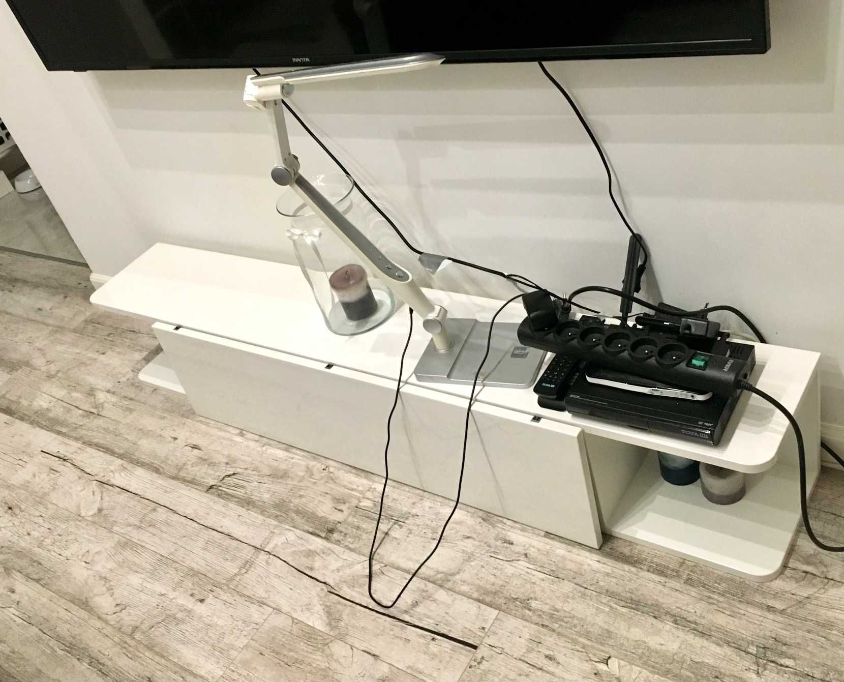 Wąska szafka RTV pod telewizor IKEA biała lakierowana