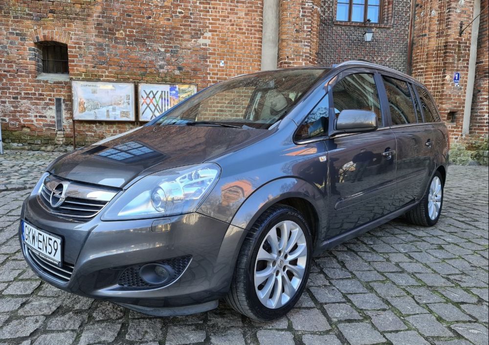 Opel Zafira 1.8 газ/бензин 2010 рік