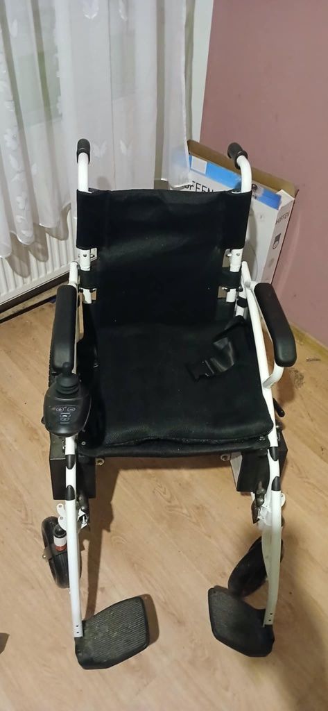 Wózek inwalidzki elektryczny