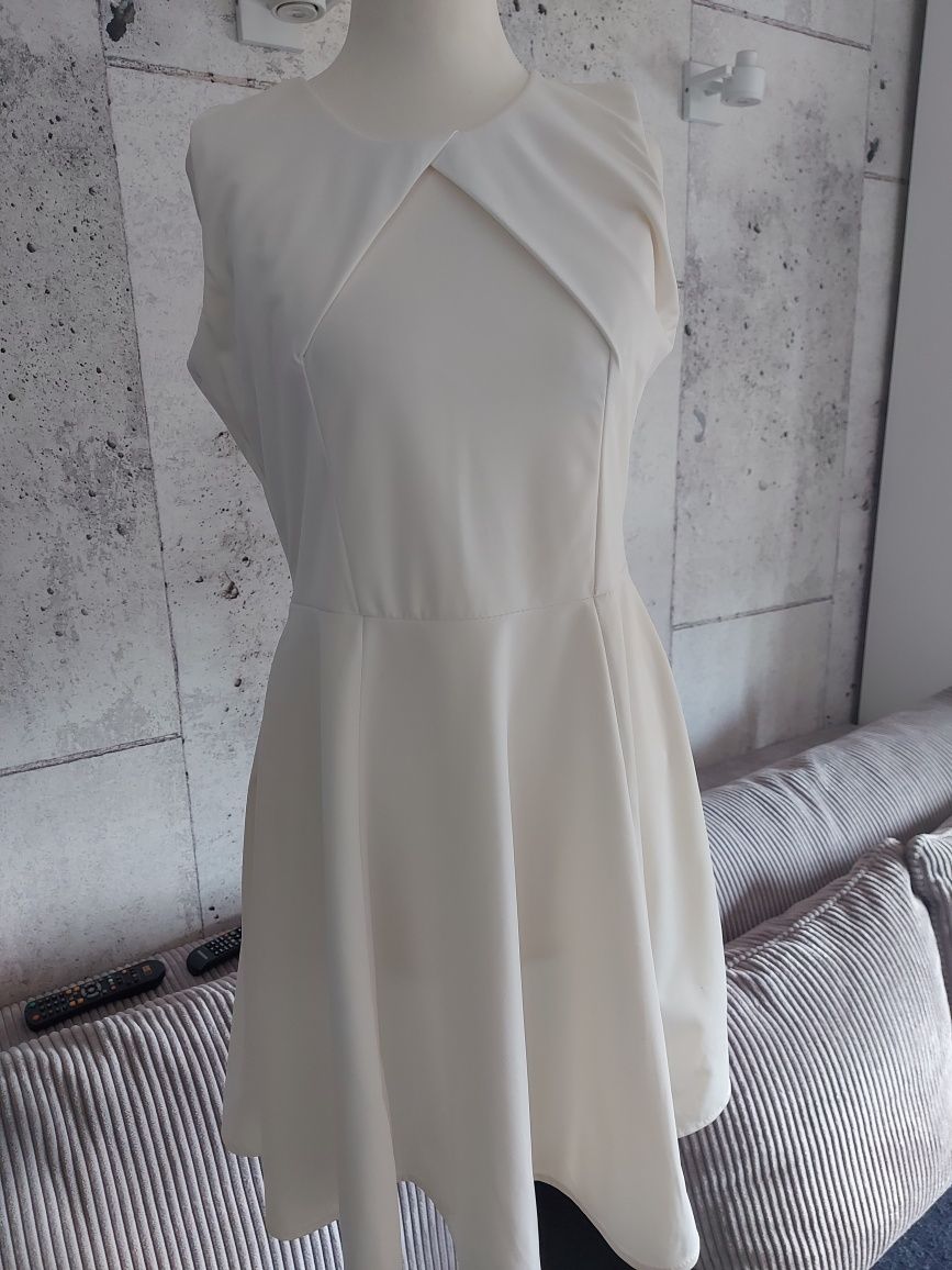 Sukienka rozkloszowana kremowa rozmiar M