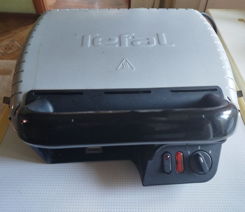 Гриль-барбекю електричний Tefal GC305012