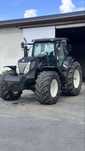 New Holland T7040