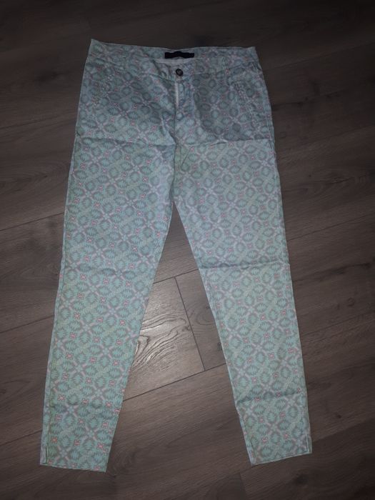 Spodnie firmy Freesia