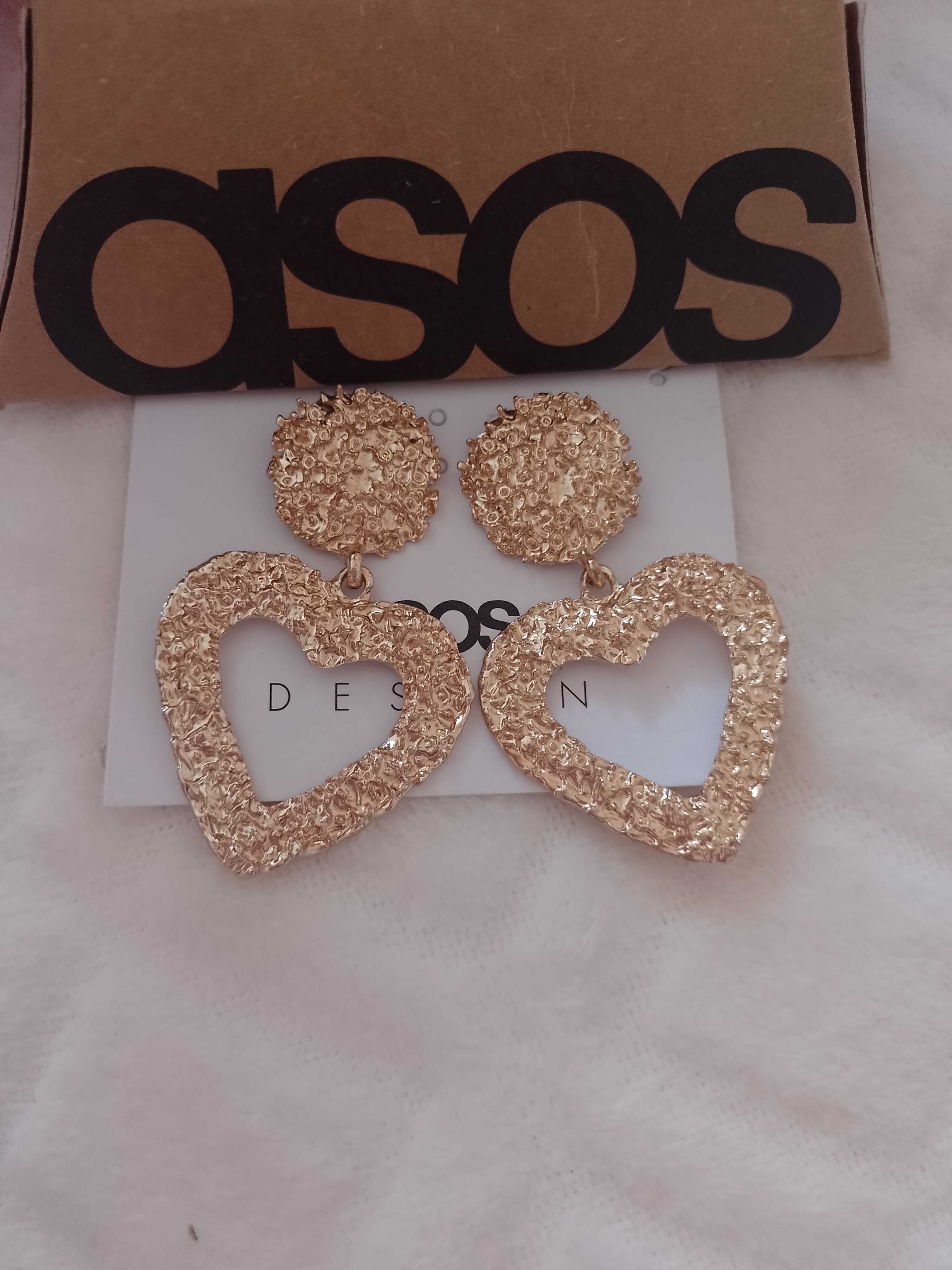 ASOS/ Długie, bogato zdobione kolczyki z Londynu,  serca) NOWE