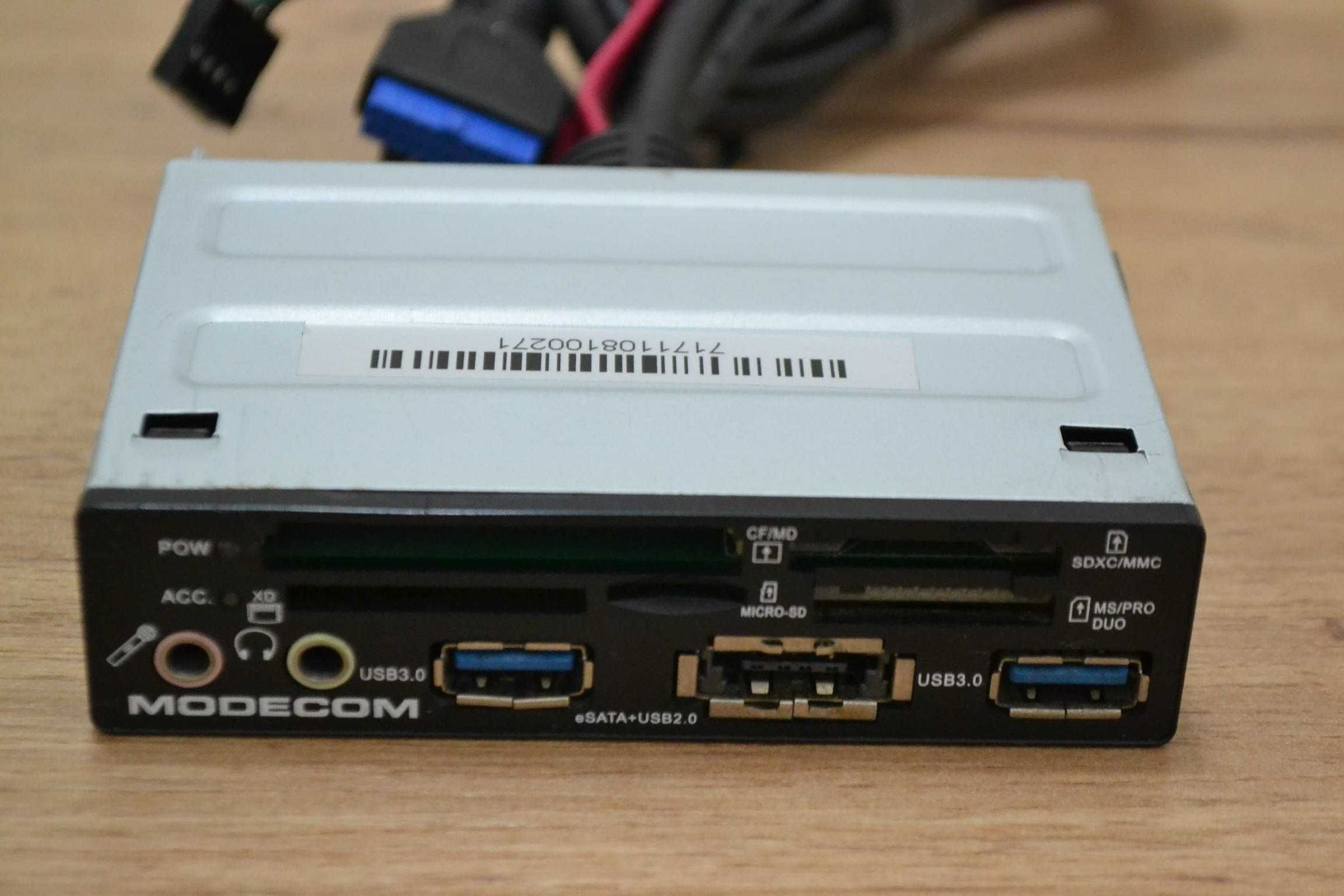 czytnik 3,5" kart pamięci wewnętrzny USB 3.0 i wejścia audio sprawny