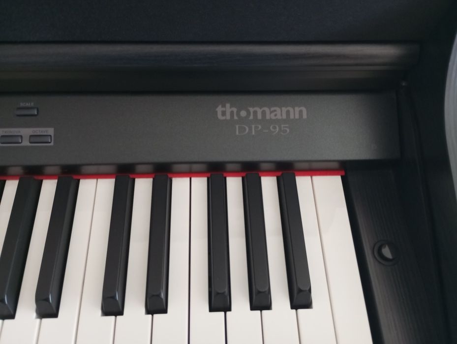 Vende-se Piano Digital Thomann DP-95