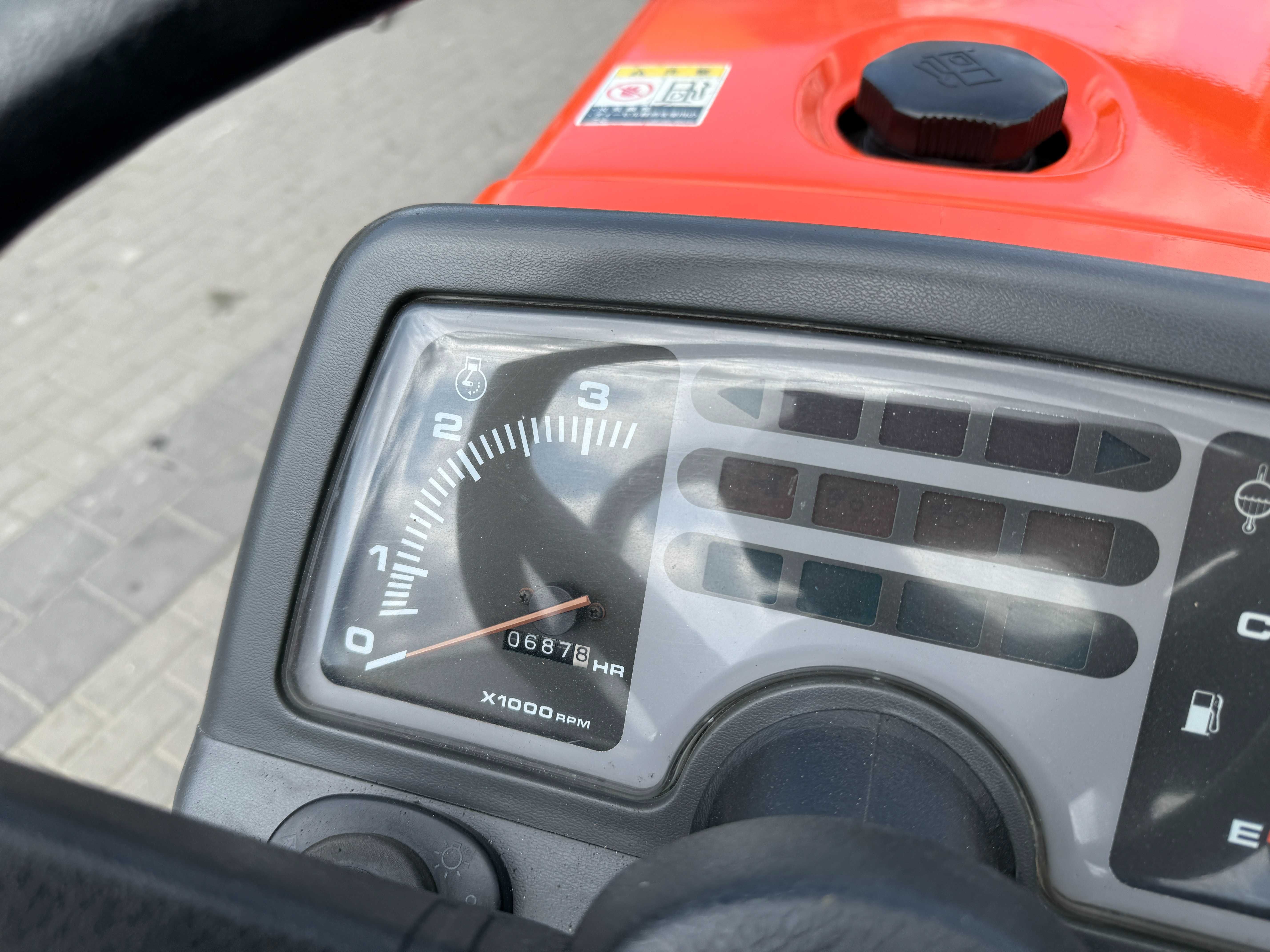 Японський мінітрактор KUBOTA GB200 (HITACHI CX200) + фреза