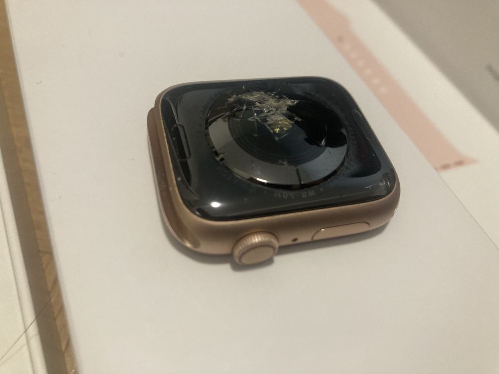 Apple watch 4 44 uszkodzony