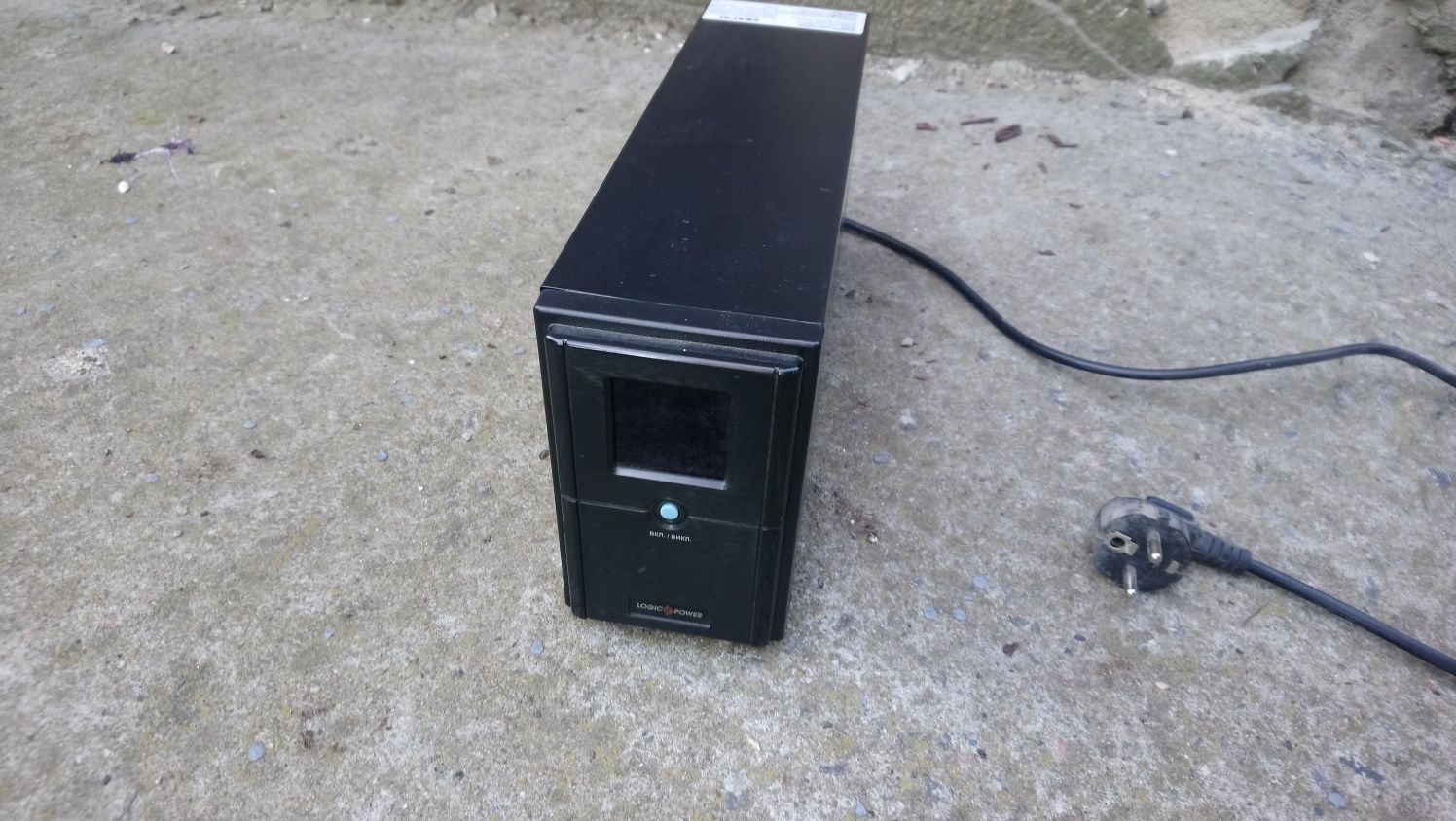Источник бесперебойного питания LogicPower LPM-L825VA