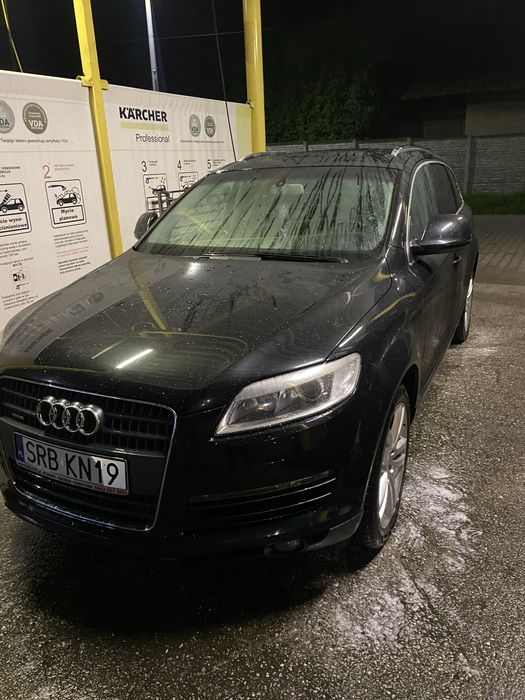 Audi Q7.